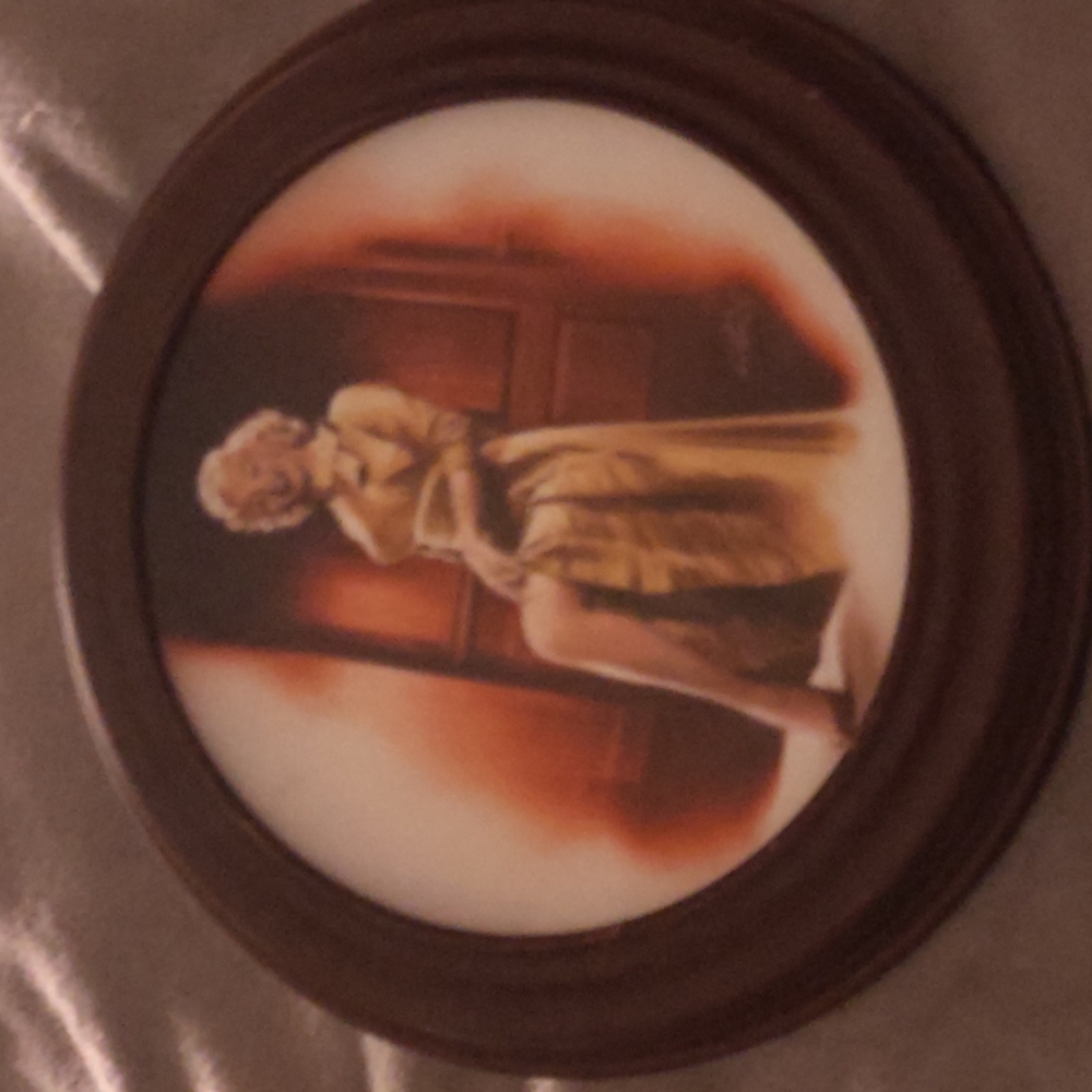 A Marilyn Monroe antique plate